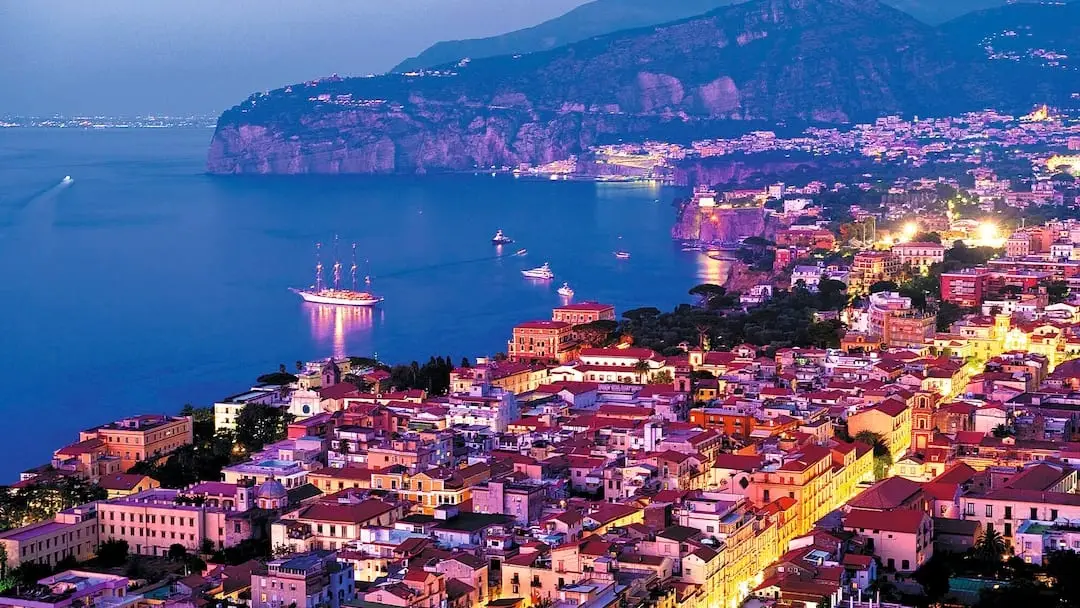 La Penisola Sorrentina di notte